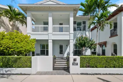 5017 Grandiflora Rd, Palm Beach Gardens: photo 1 of 59