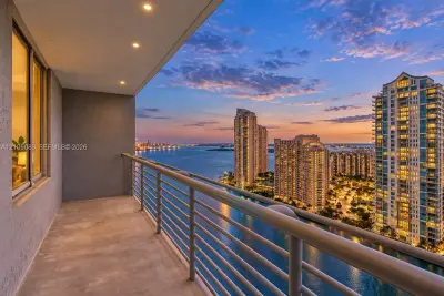 325 S Biscayne Blvd #3117, Miami: photo 1 of 19