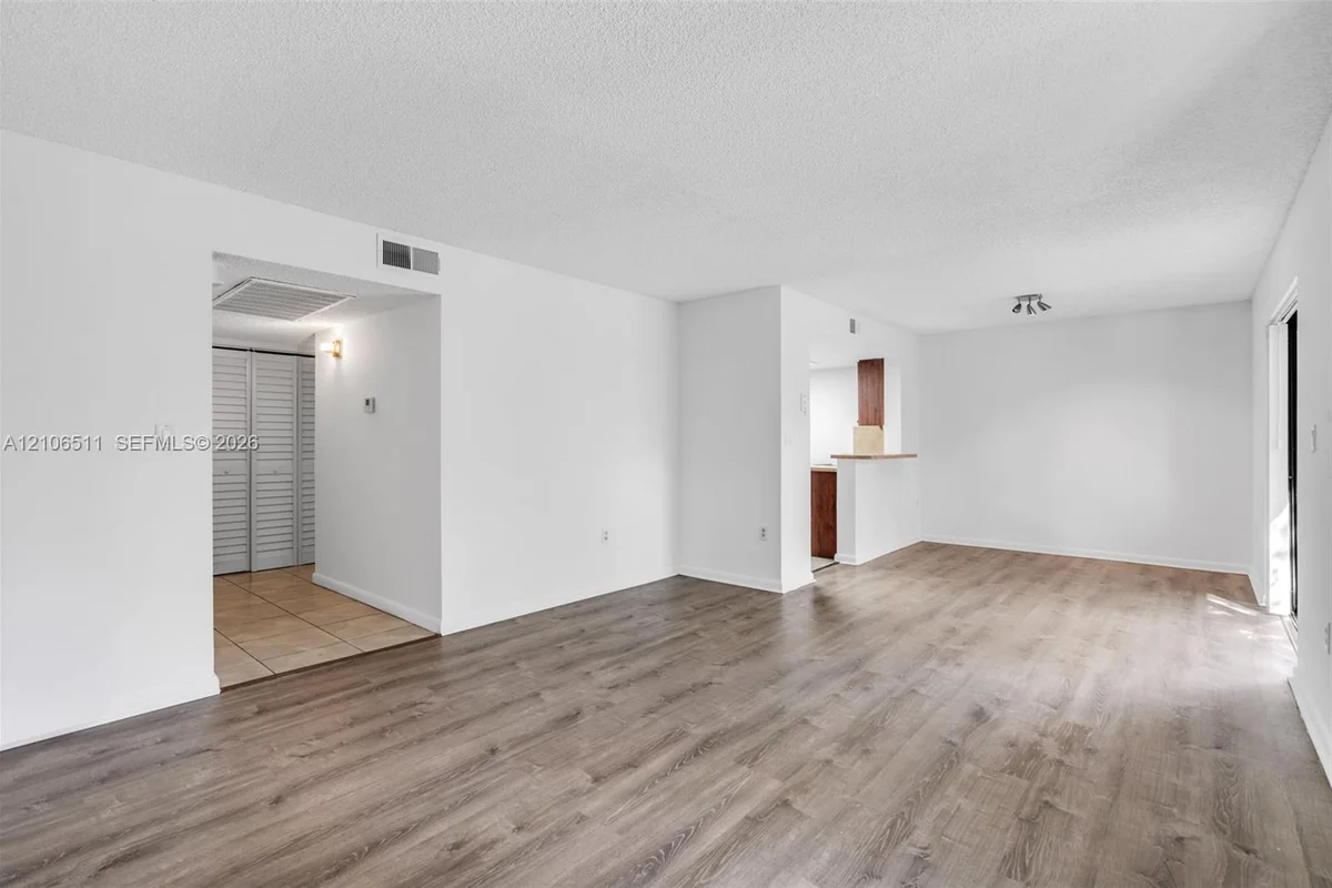 3229 Coral Lake Dr, Coral Springs: photo 1 of 36