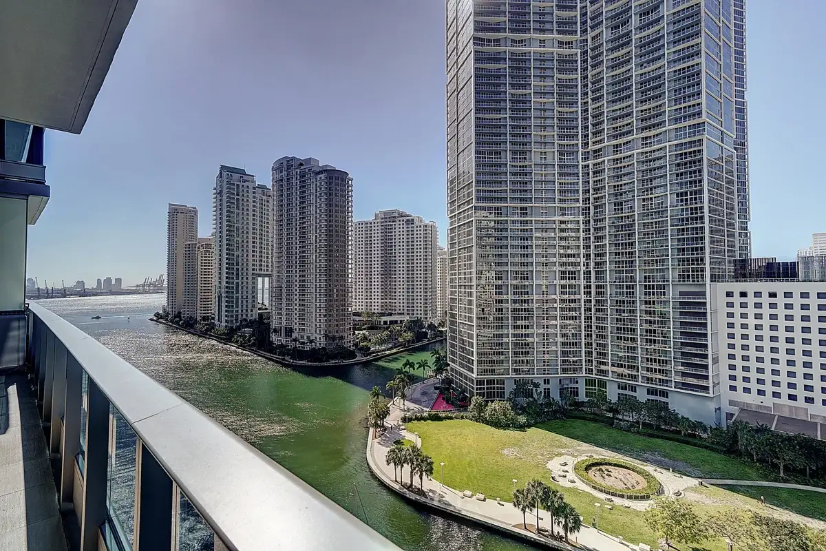 200 Biscayne Blvd Way #1408, Miami: photo 1 of 19