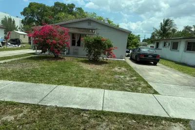 3810 SW 25th St #1, West Park: photo 1 of 11