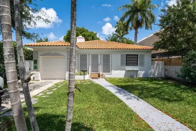 1719 Lenox Ave, Miami Beach: photo 1 of 13