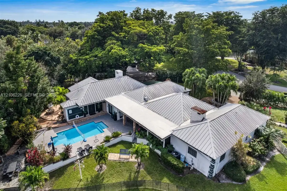11155 SW 40th St, Davie: photo 1 of 97