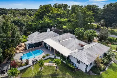 11155 SW 40th St, Davie: photo 1 of 97
