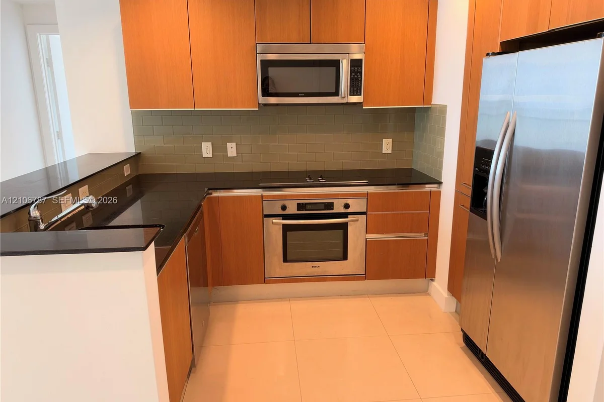 1060 Brickell Ave #2507, Miami: photo 1 of 22
