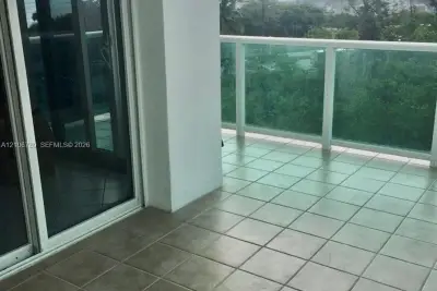 100 Bayview Dr #516, Sunny Isles Beach: photo 1 of 43