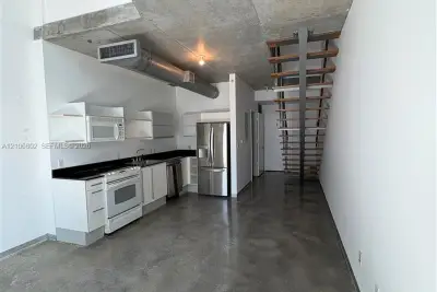 690 SW 1st Ct #1212, Miami: photo 1 of 12