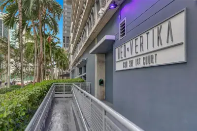 690 SW 1st Ct #1828, Miami: photo 1 of 33