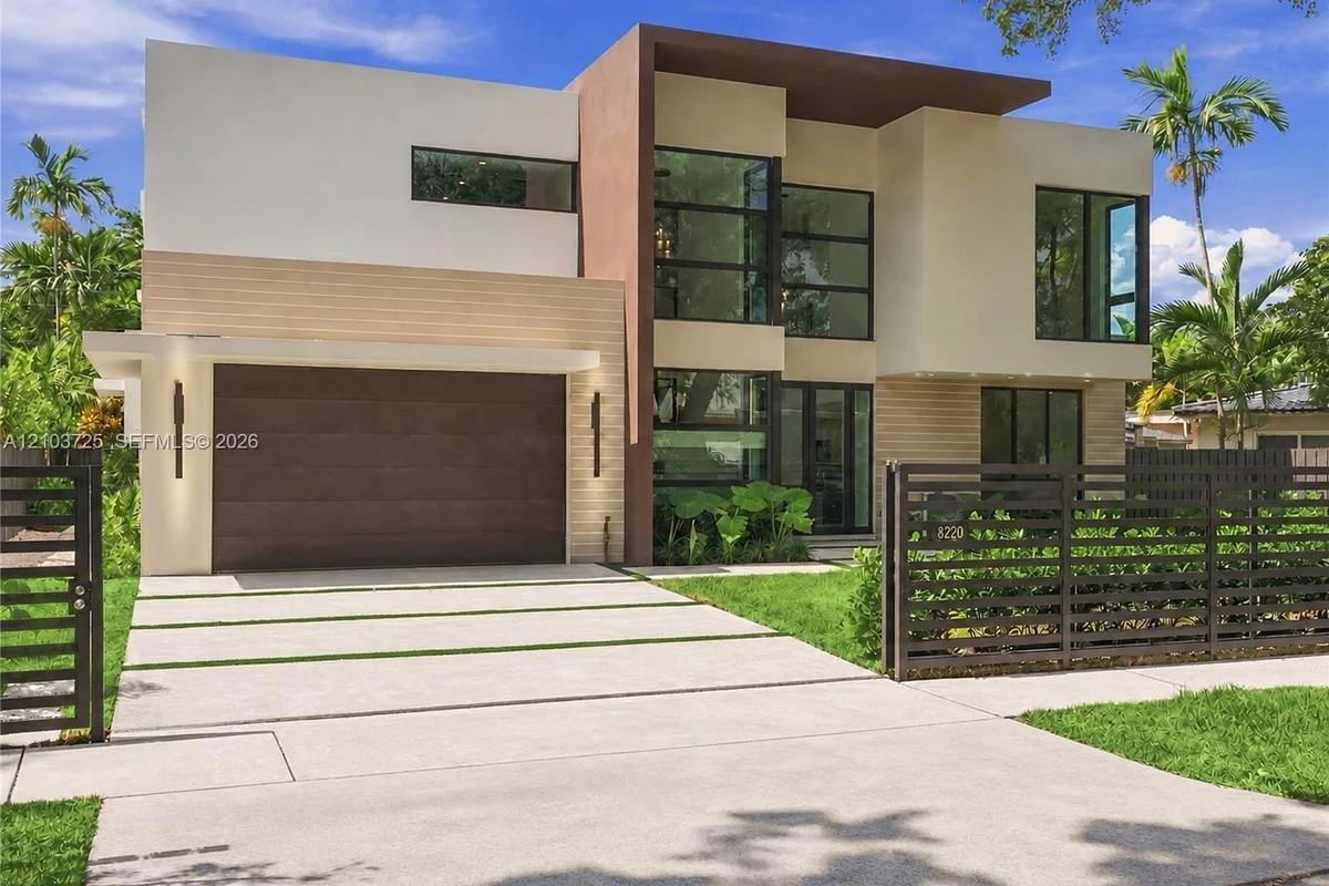 8220 SW 62nd Ct, Miami: photo 1 of 59