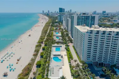 2899 Collins Ave #1522, Miami Beach: photo 1 of 32