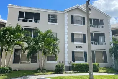 2803 N Oakland Forest Dr #307, Oakland Park: photo 1 of 6