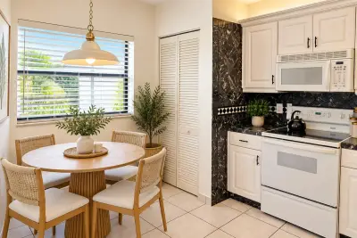 4409 NW 22nd Rd #403, Coconut Creek: photo 1 of 25