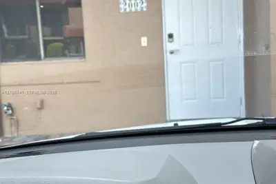 1821 SW 107th Ave #2002, Miami: photo 1 of 2