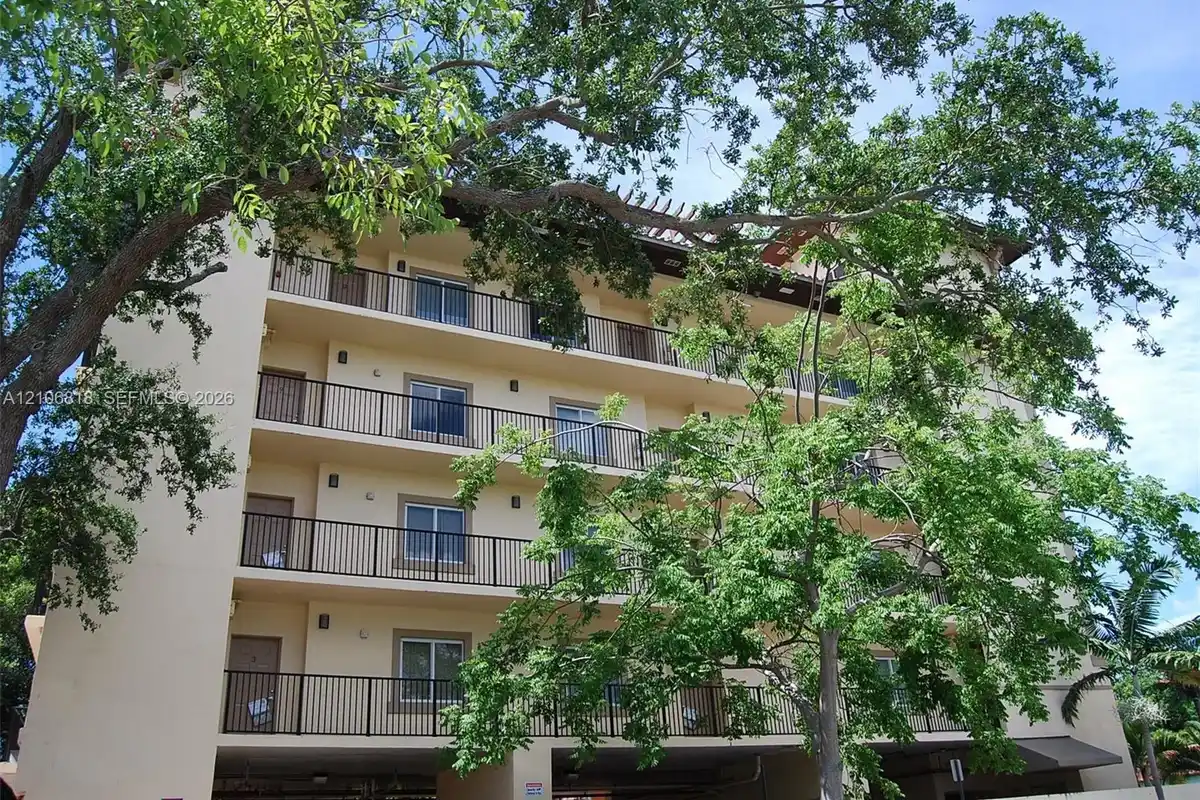 909 SW 15 Ave #3, Miami: photo 1 of 23