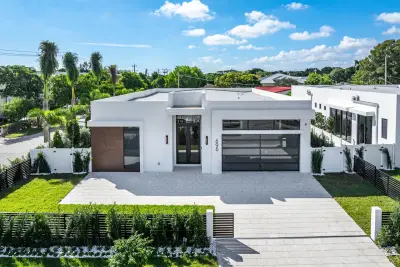 696 Hastings St, Boca Raton: photo 1 of 54