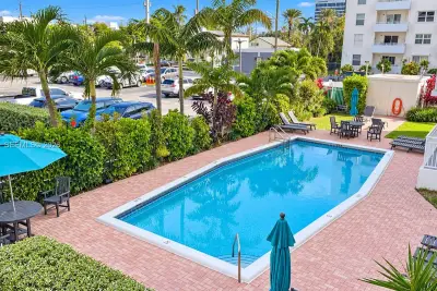 200 S Birch Rd #211, Fort Lauderdale: photo 1 of 14