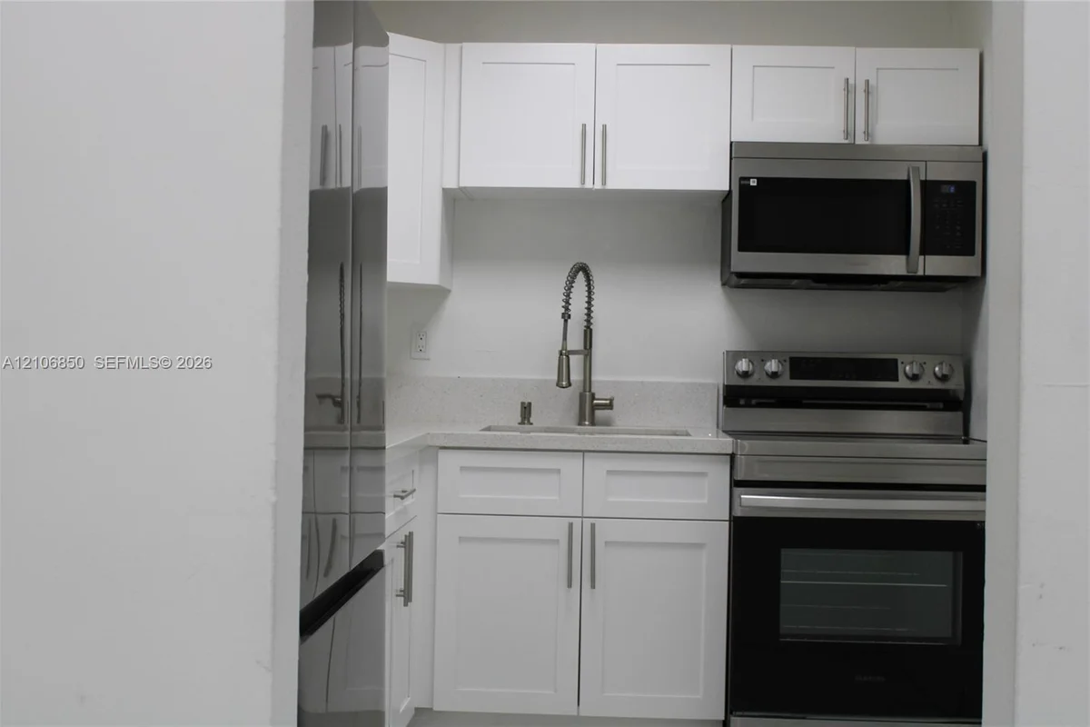 1055 W 77th St #308, Hialeah: photo 1 of 47