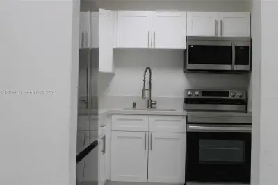 1055 W 77th St #308, Hialeah: photo 1 of 47