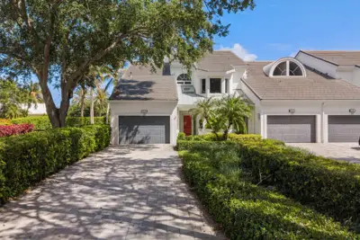 310 Spyglass Way, Jupiter: photo 1 of 34