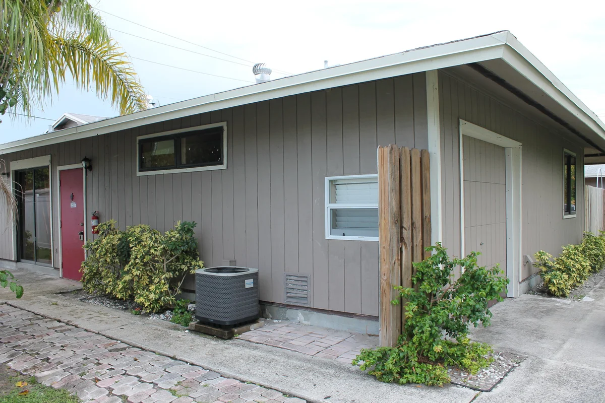 3500 SW 4th St #A, Deerfield Beach: photo 1 of 9