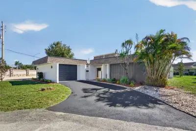 5508 Guava Cir, Tamarac: photo 1 of 60