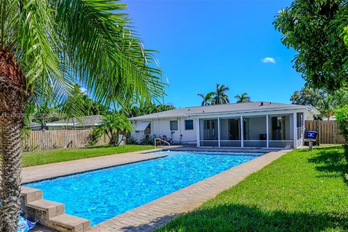 225 E Ilex Dr, Lake Park: photo 1 of 30