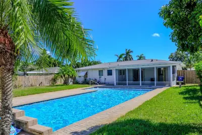 225 E Ilex Dr, Lake Park: photo 1 of 30