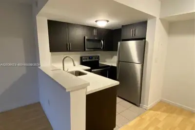 670 NW 85th Pl #11-205, Miami: photo 1 of 12
