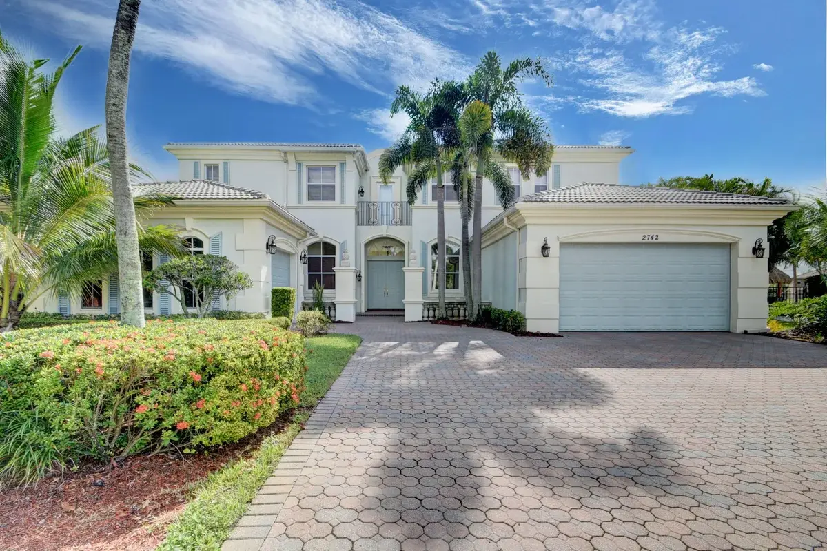 2742 Treanor Ter, Wellington: photo 1 of 46