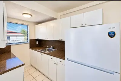 6270 W Flagler St #c6, Miami: photo 1 of 7