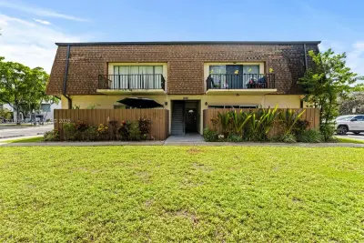 7401 W Sunrise Blvd #B1, Plantation: photo 1 of 30