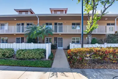 5914 Regal Glen Dr #107, Boynton Beach: photo 1 of 59
