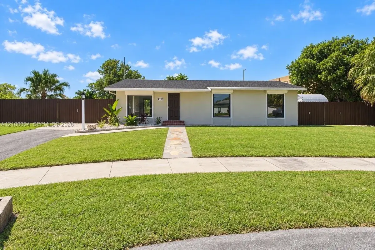 12854 SW 263rd Ter, Homestead: photo 1 of 28