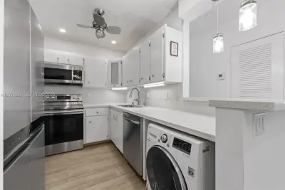2210 NE 56th Pl #123, Fort Lauderdale: photo 1 of 20