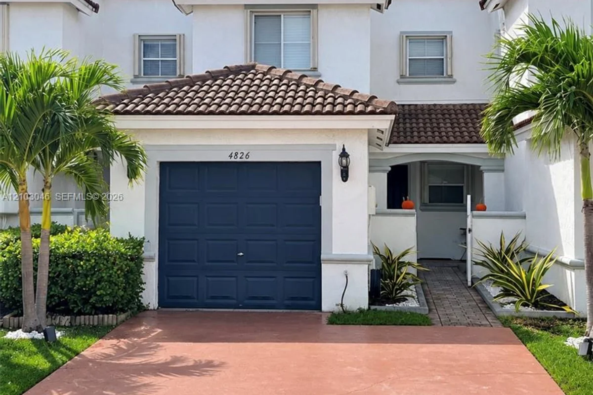 4826 NW 116th Ave, Doral: photo 1 of 26