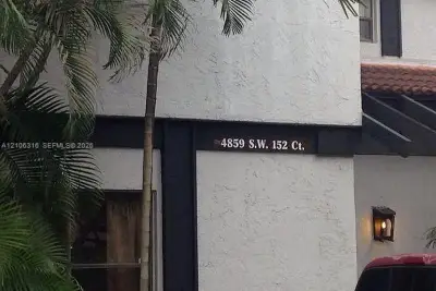 4859 SW 152nd Ct #A-40, Miami: photo 1 of 6