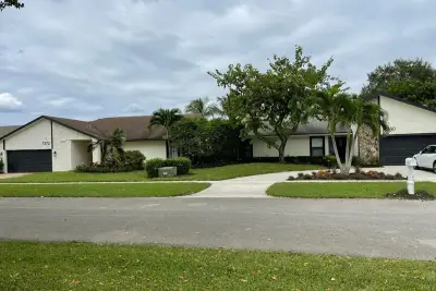 7360 San Sebastian Dr, Boca Raton: photo 1 of 27