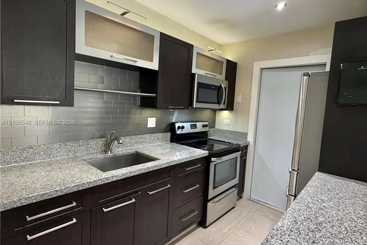 13872 SW 90th Ave #210-FF, Miami: photo 1 of 24
