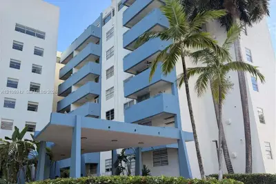 5050 NW 7th St #103, Miami: photo 1 of 21