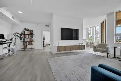 3001 NE 185th St #523, Aventura: photo 1 of 32