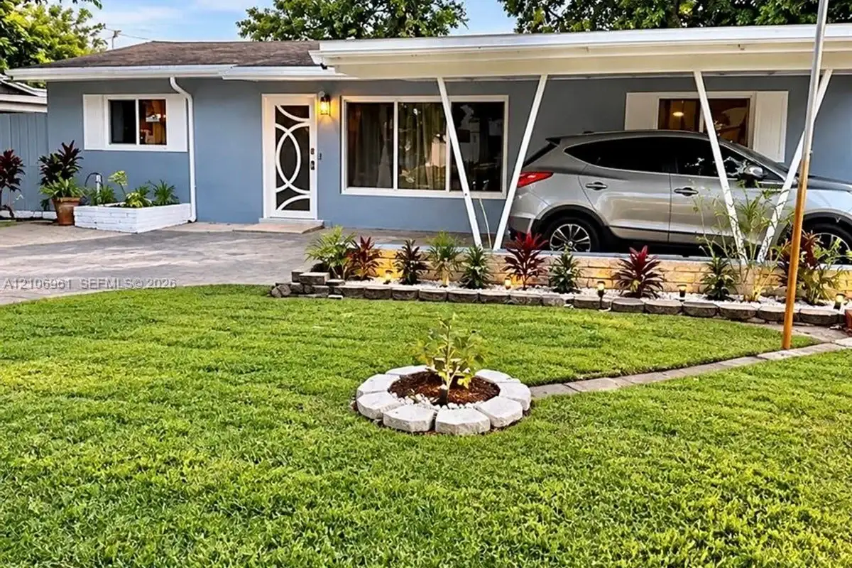 710 N 66th Ter #A, Hollywood: photo 1 of 1