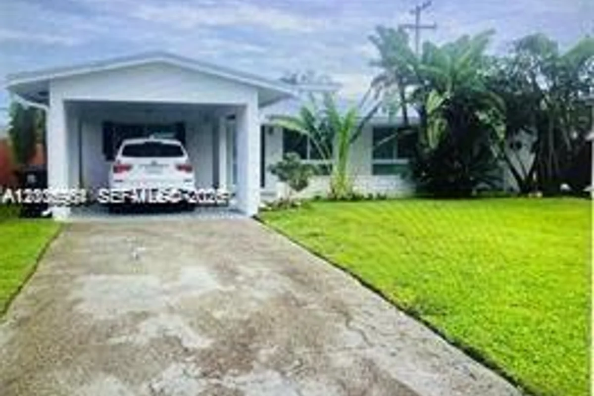 1721 NE 55th St, Fort Lauderdale: photo 1 of 11