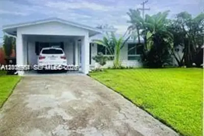 1721 NE 55th St, Fort Lauderdale: photo 1 of 11