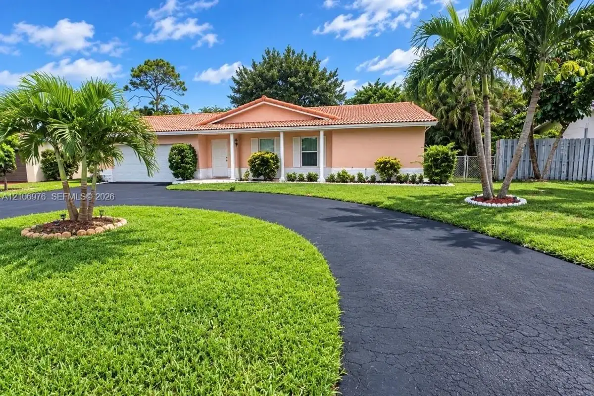 8376 NW 16th St, Coral Springs: photo 1 of 18
