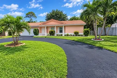 8376 NW 16th St, Coral Springs: photo 1 of 18
