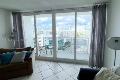 3505 S Ocean Dr #1404, Hollywood: photo 1 of 11