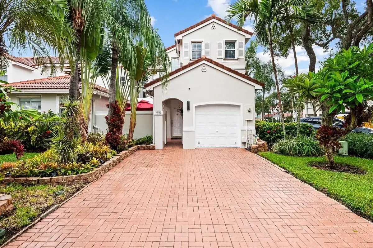 1515 Seagrape Way, Hollywood: photo 1 of 30