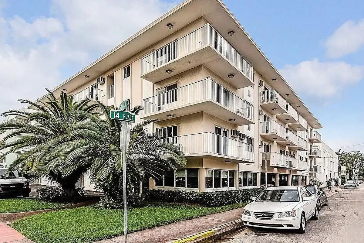 1420 Pennsylvania Ave #210, Miami Beach: photo 1 of 17