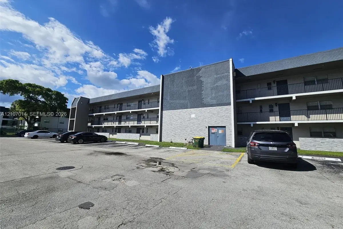 7911 N Colony Cir N #106, Tamarac: photo 1 of 14