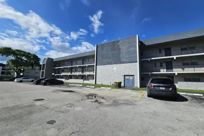 7911 N Colony Cir N #106, Tamarac: photo 1 of 14